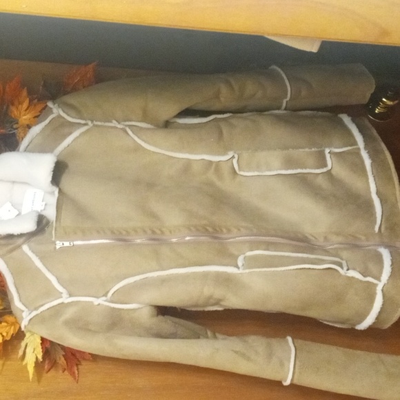 🚨☃️NWT Tan n Fur Coat - Picture 2 of 6